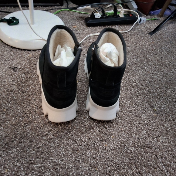 UGG Black and White Winter Boots - Picture 3 of 16